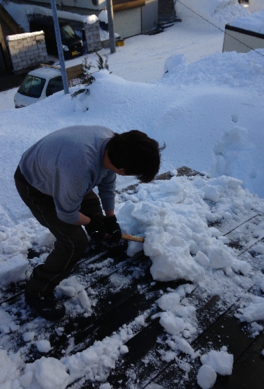札幌屋根の雪下ろし画像